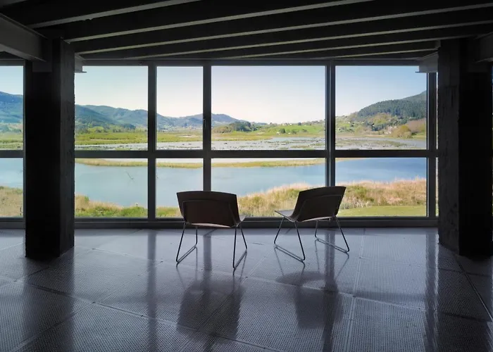 Urdaibai Bird Center * Gautegiz Arteaga