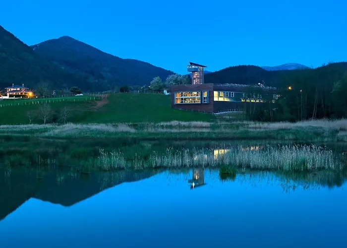 Hotel Urdaibai Bird Center *