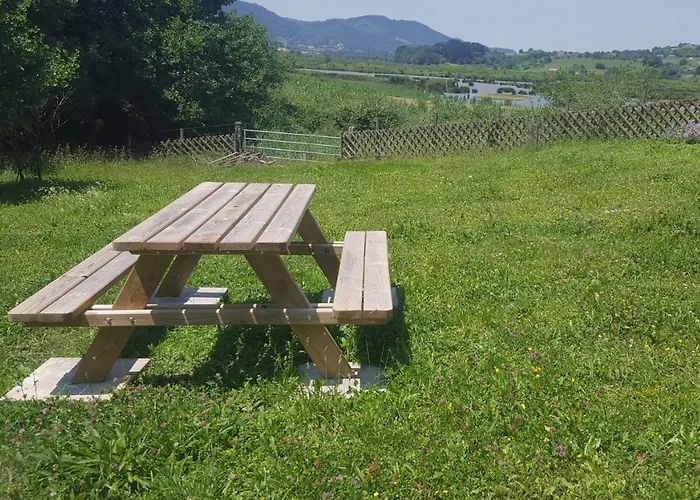 Hotel Urdaibai Bird Center *