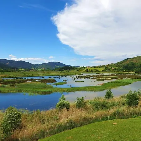 호텔 Urdaibai Bird Center *